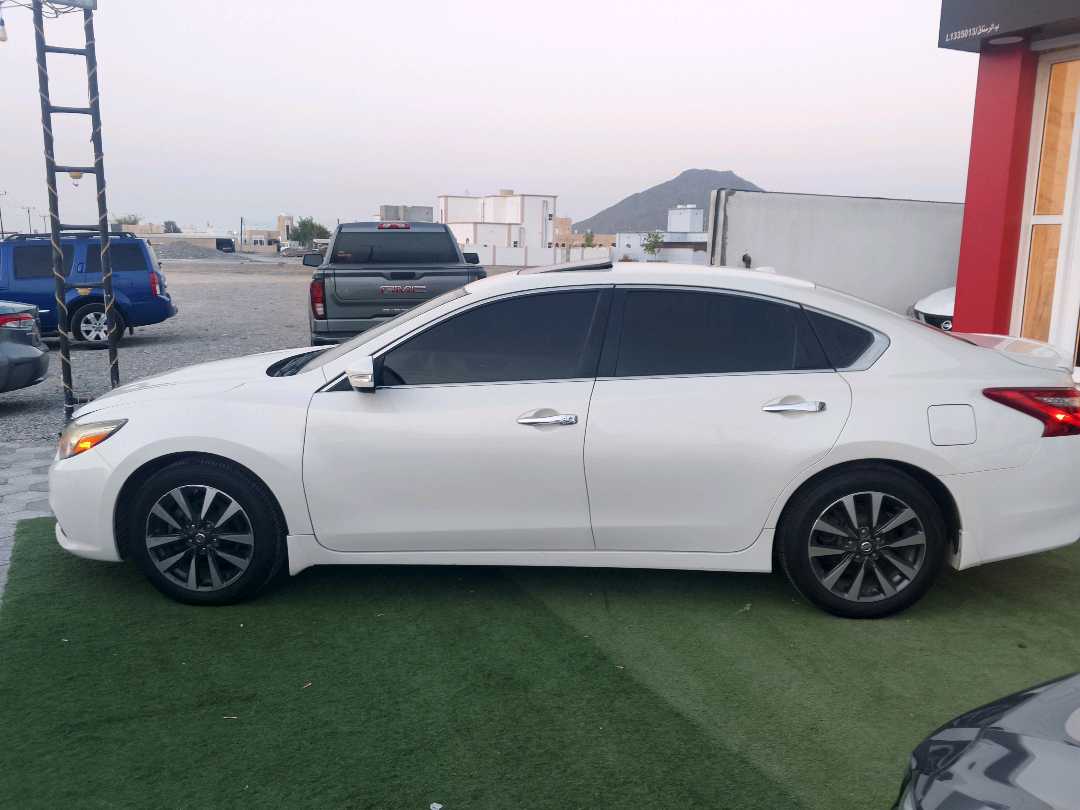 Car Image 2016 NISSAN ALTIMA SV