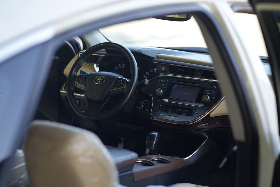Car Image 2013 TOYOTA AVALON XLE