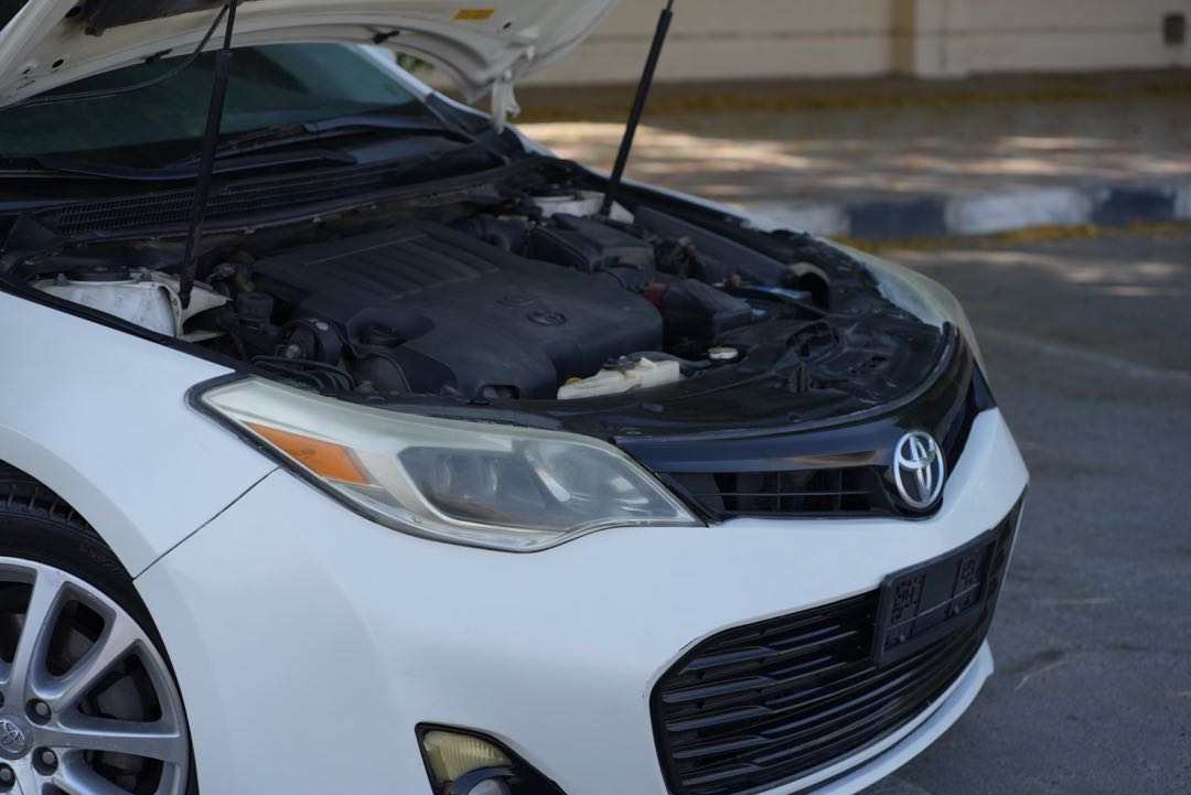 Car Image 2013 TOYOTA AVALON XLE