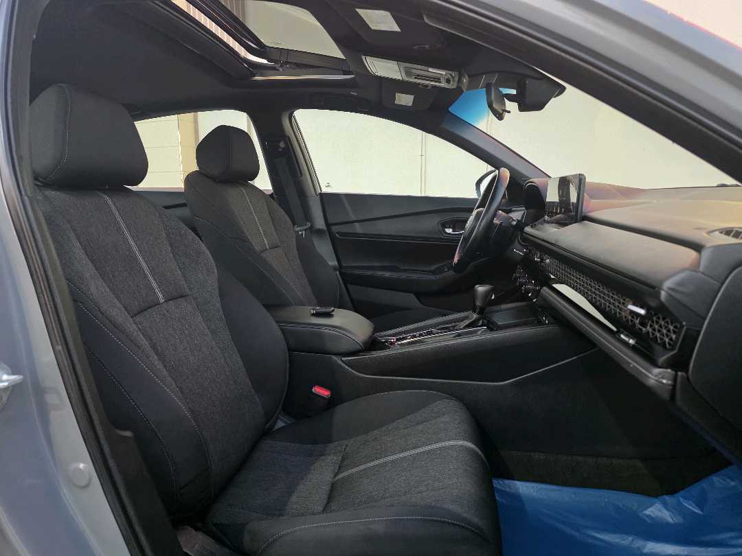 Car Image 2025 HONDA ACCORD 