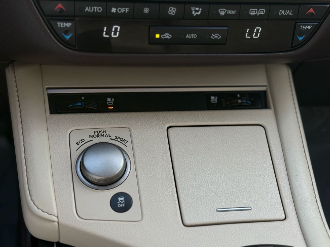 Car Image 2018 LEXUS ES 350