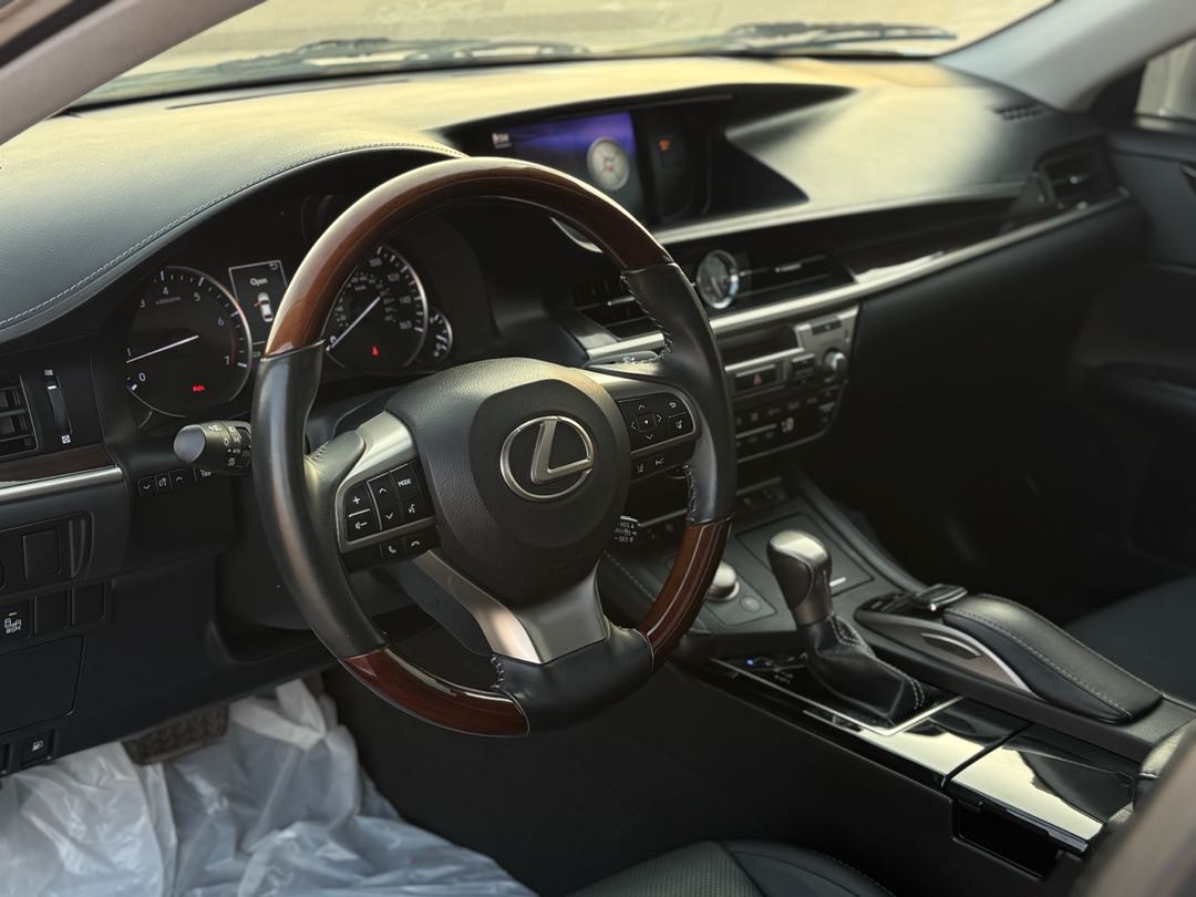 Car Image 2018 LEXUS ES 350