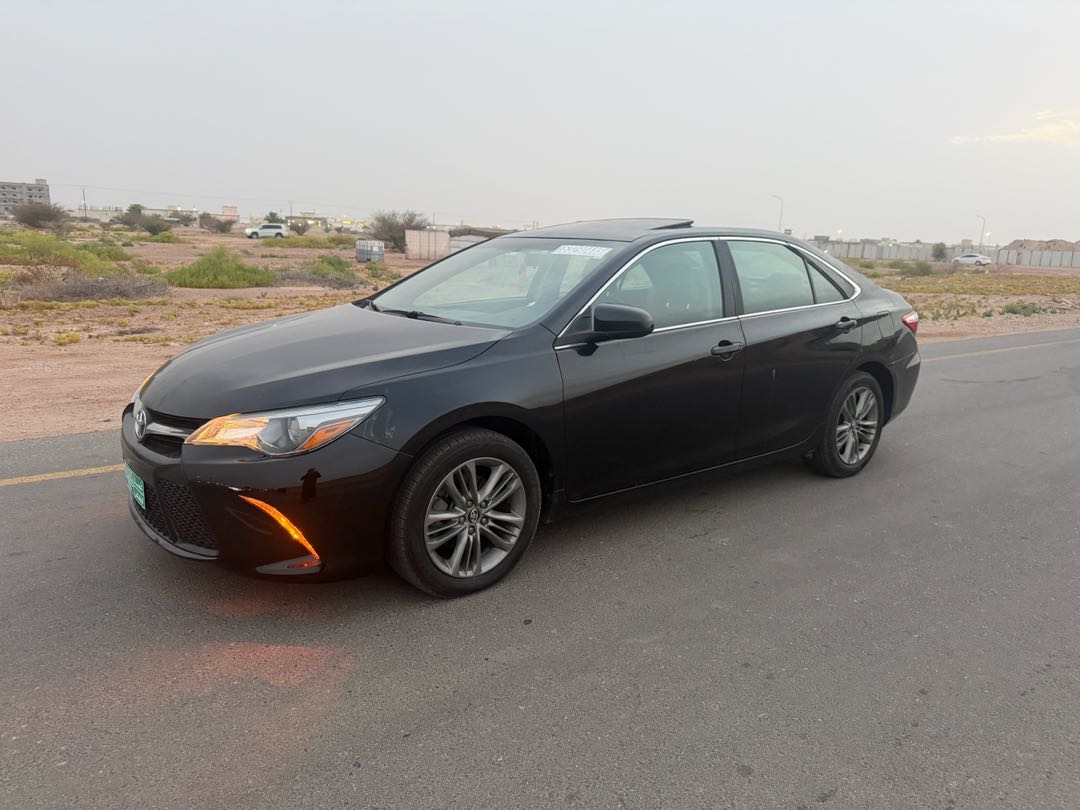 Car Image 2017 TOYOTA CAMRY SE