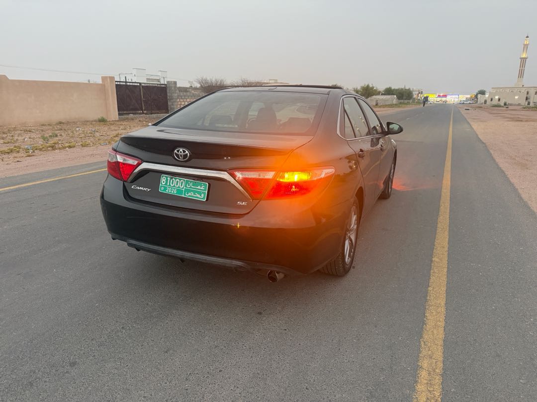 Car Image 2017 TOYOTA CAMRY SE