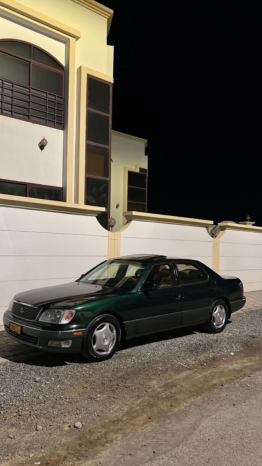 Car Image 1999 LEXUS LS 400
