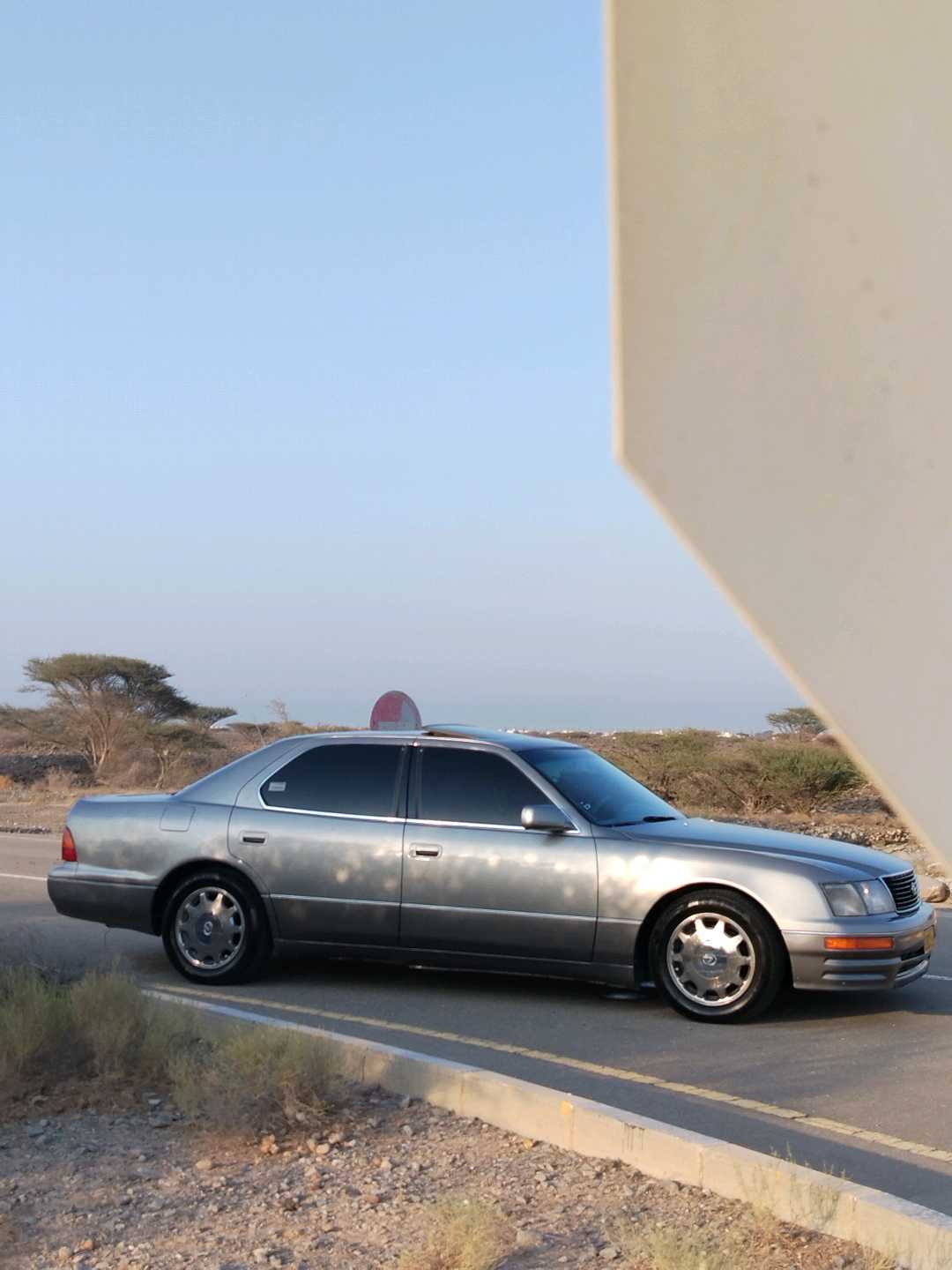 Car Image 1996 LEXUS LS 400