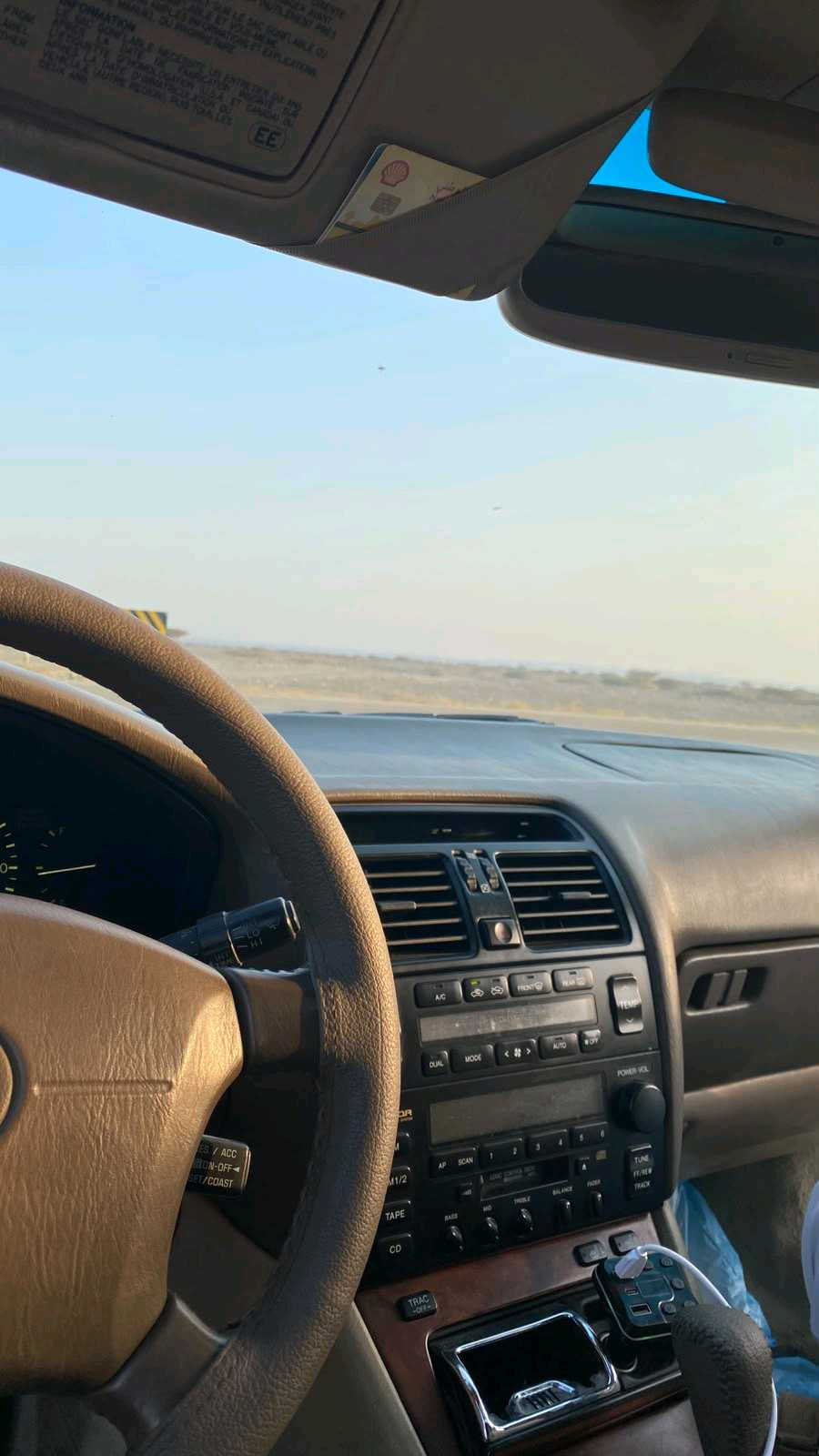 Car Image 1996 LEXUS LS 400