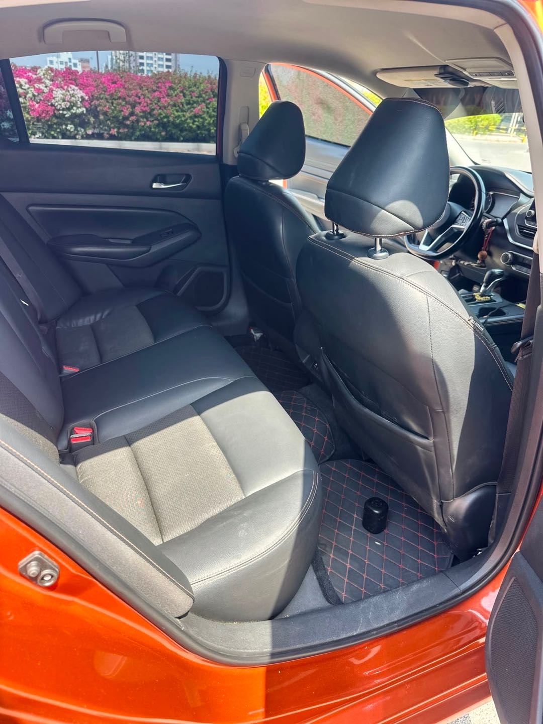 Car Image 2019 NISSAN ALTIMA SR