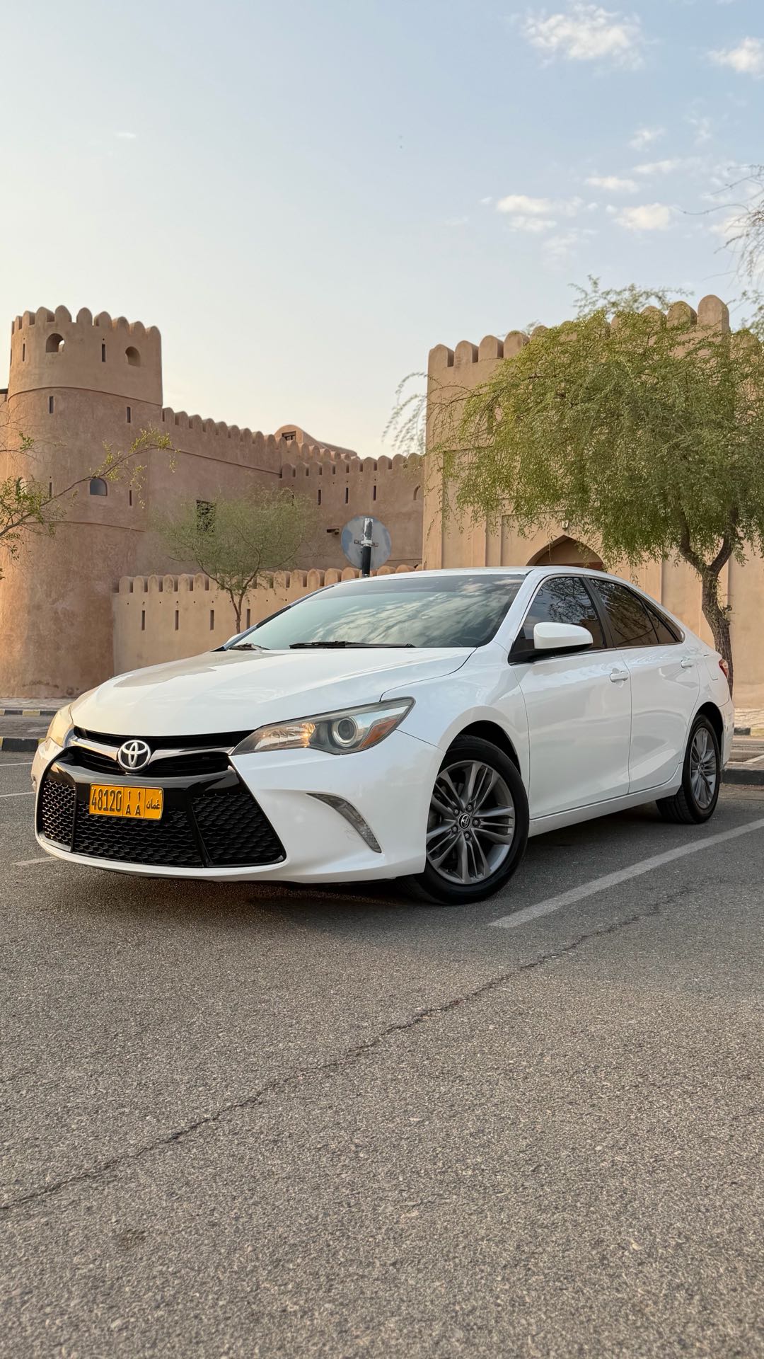Car Image 2016 TOYOTA CAMRY SE