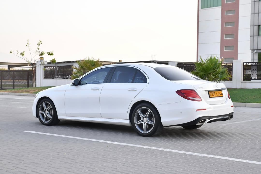 Car Image 2017 MERCEDES E Class 300