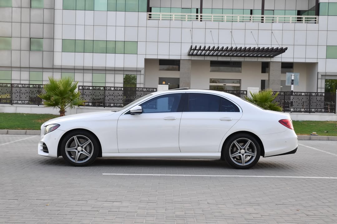 Car Image 2017 MERCEDES E Class 300