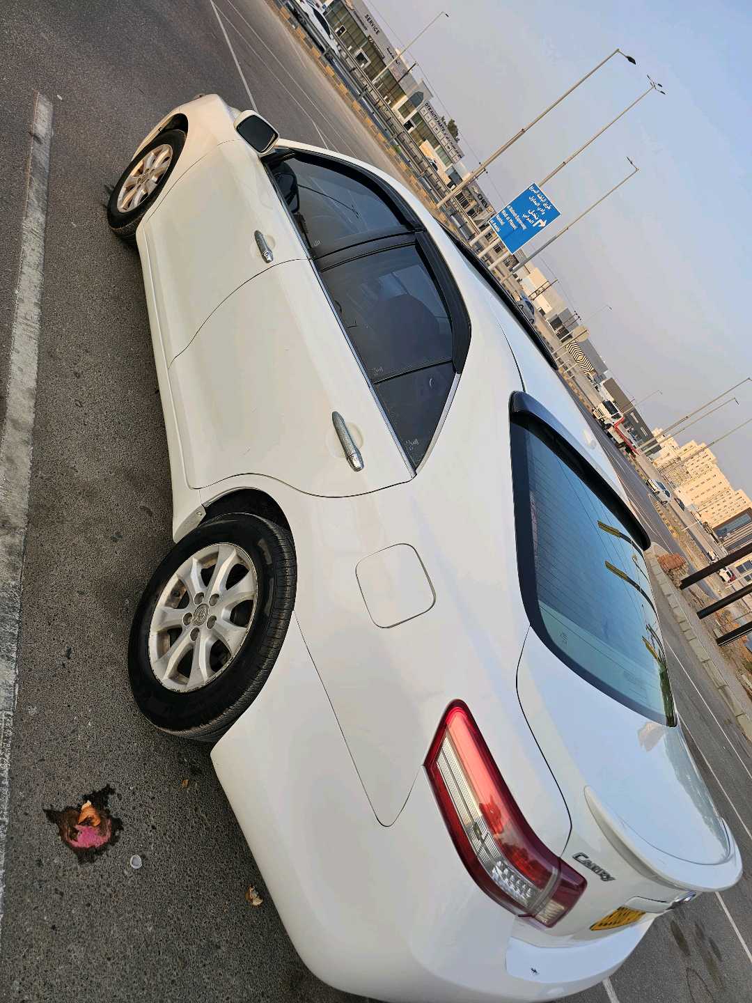 Car Image 2010 TOYOTA CAMRY XLE