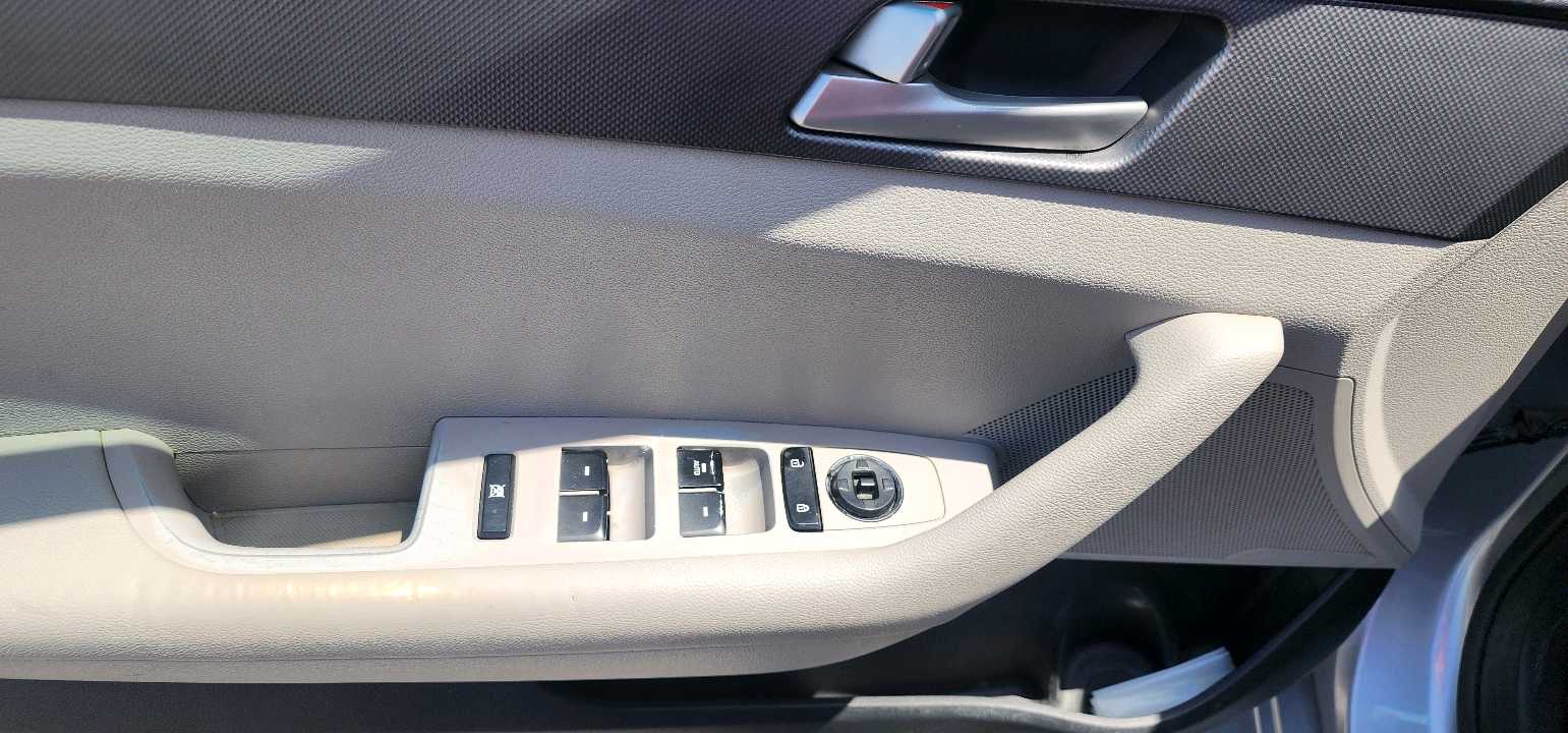 Car Image 2015 HYUNDAI SONATA SE