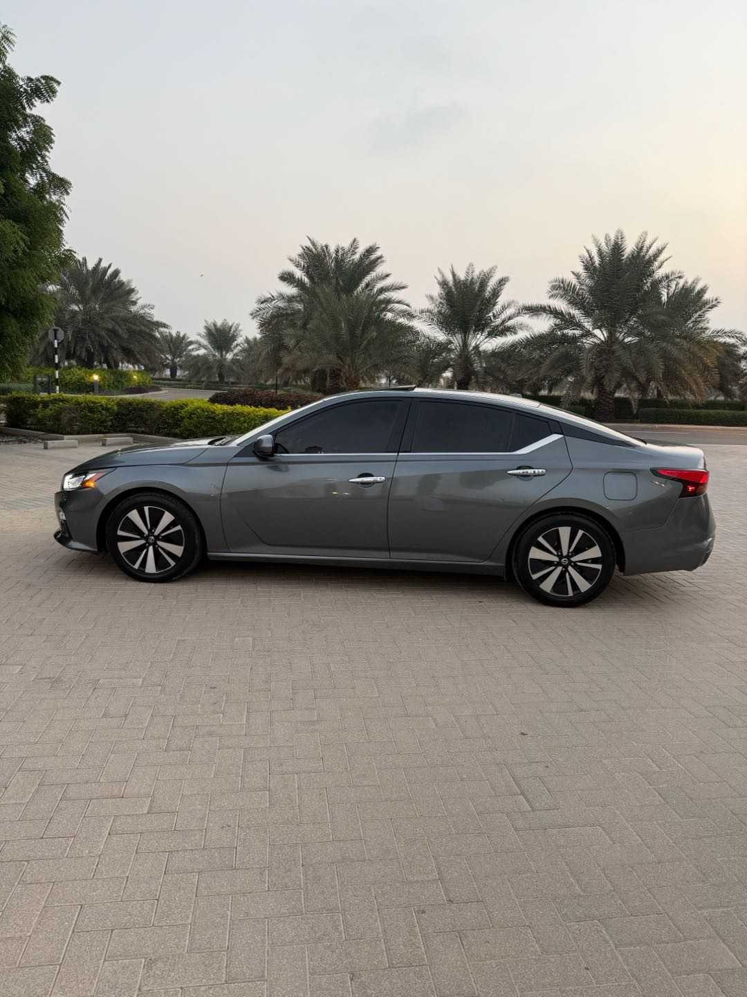 Car Image 2019 NISSAN ALTIMA SL