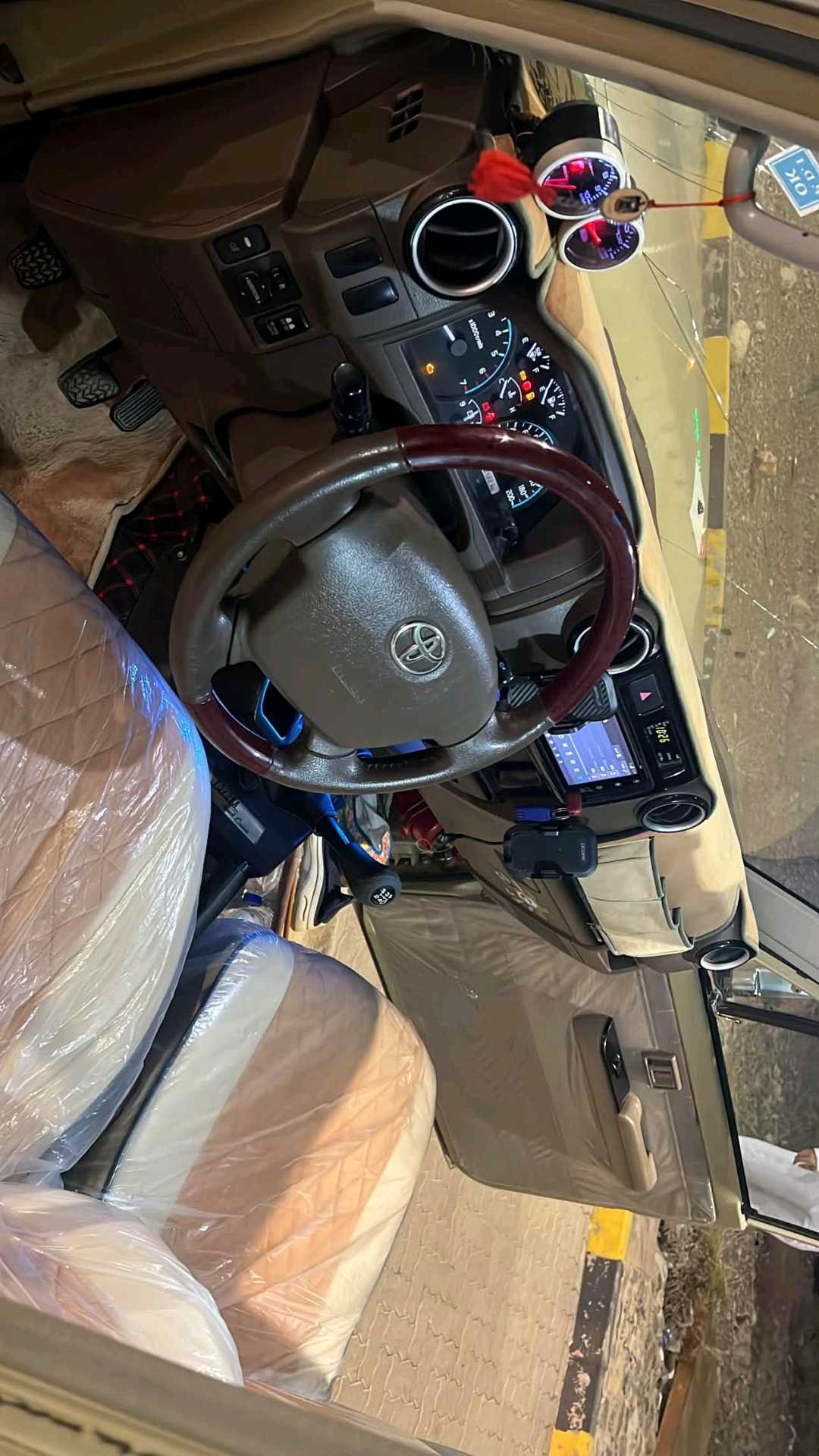 Car Image 2017 TOYOTA Cruiser Pickup 