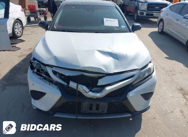 Car Image 2018 TOYOTA CAMRY XSE