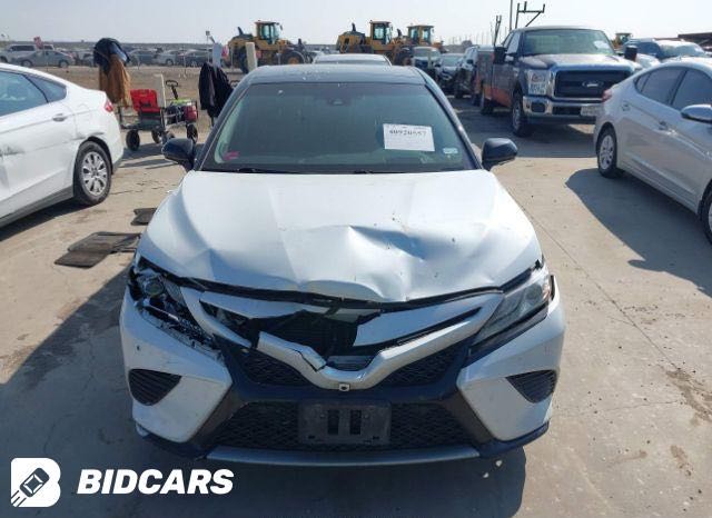 Car Image 2018 TOYOTA CAMRY XSE