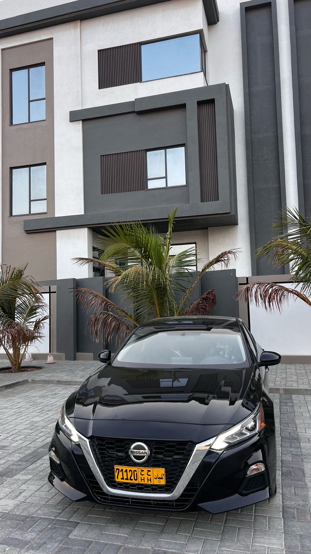 Car Image 2019 NISSAN ALTIMA SR