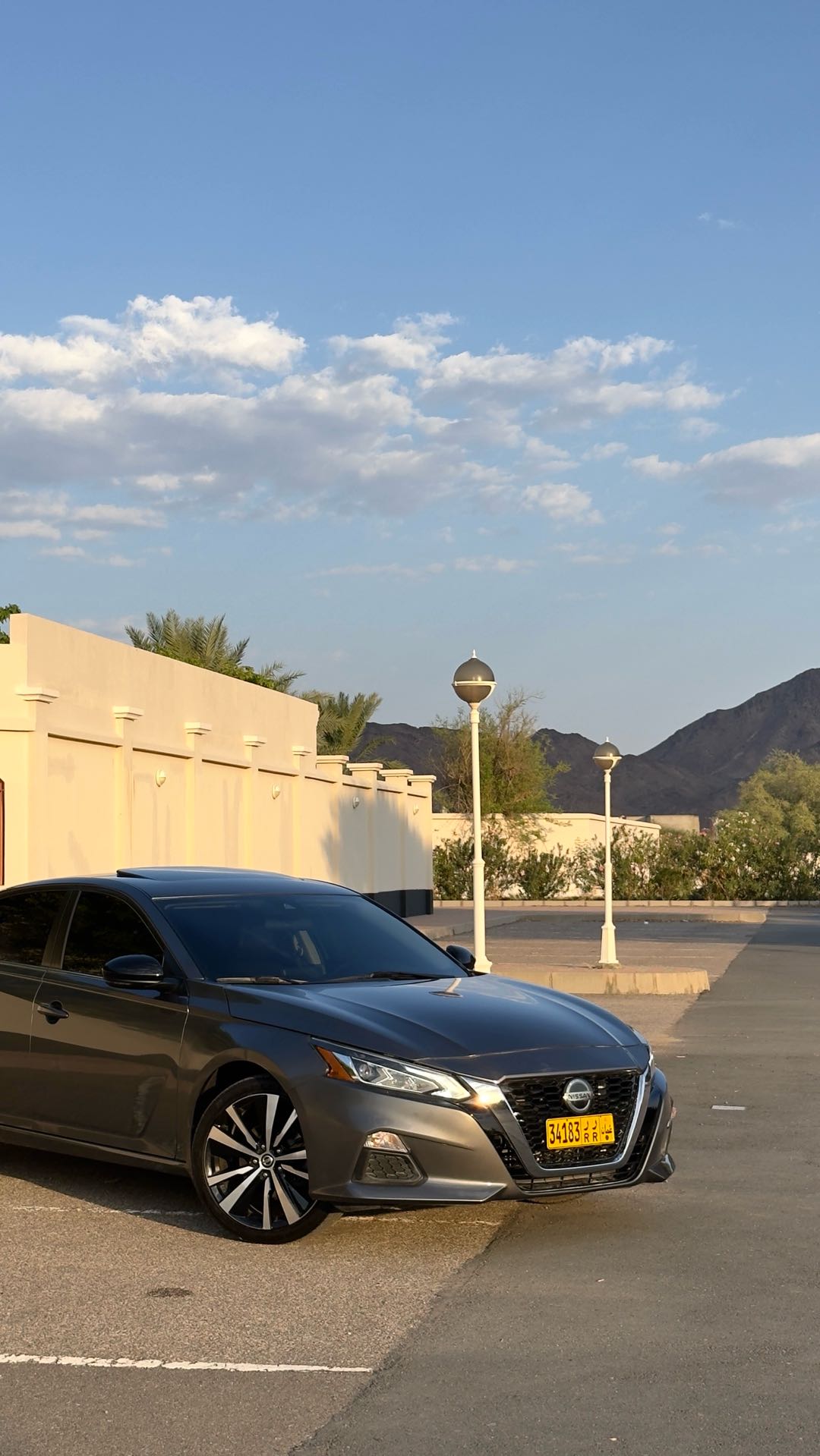 Car Image 2020 NISSAN ALTIMA SR