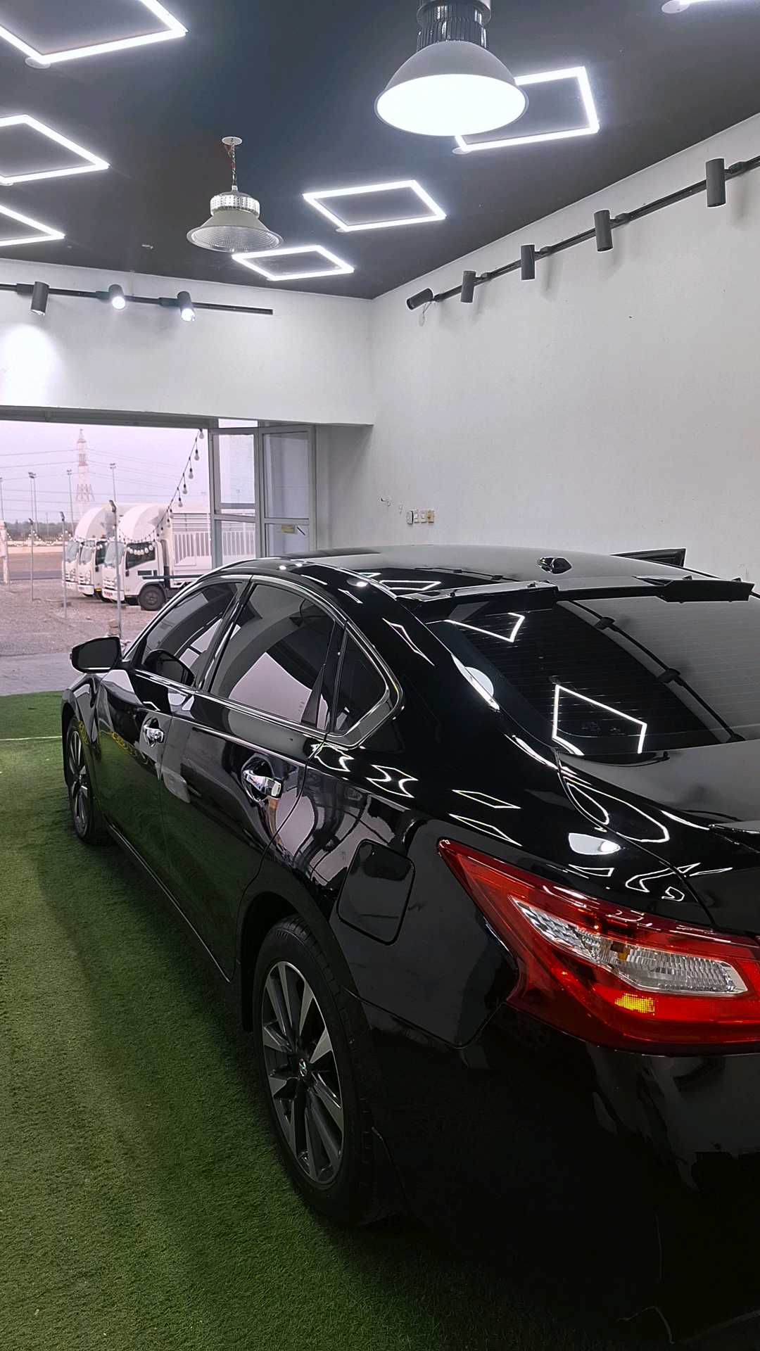 Car Image 2017 NISSAN ALTIMA SL