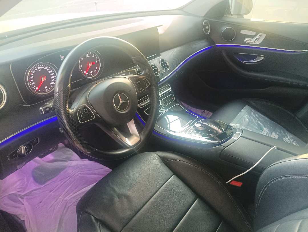 Car Image 2017 MERCEDES E Class 220