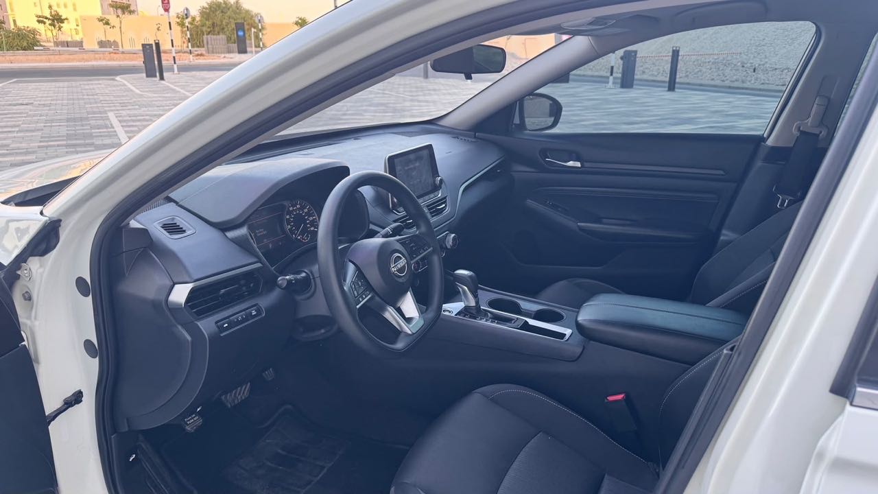 Car Image 2019 NISSAN ALTIMA S