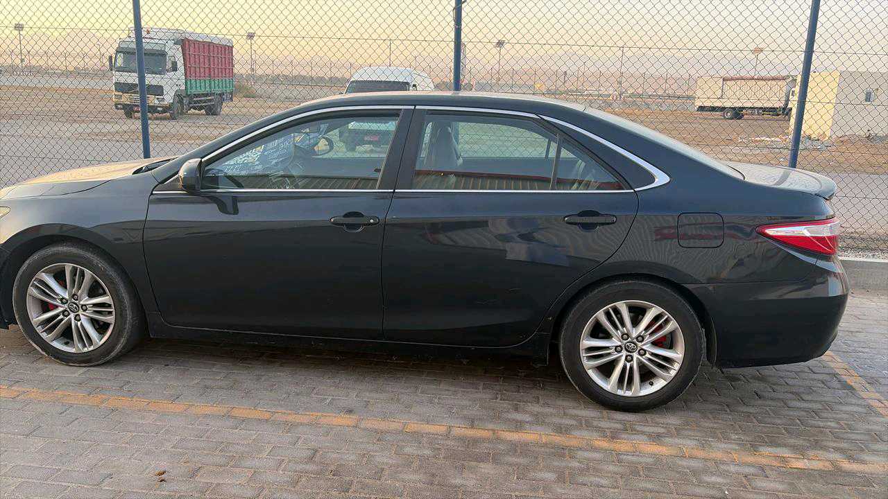 Car Image 2017 TOYOTA CAMRY SE