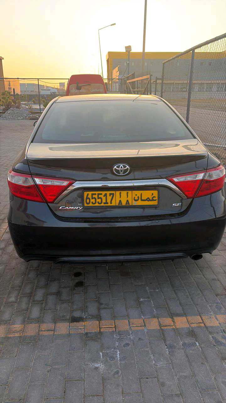 Car Image 2017 TOYOTA CAMRY SE