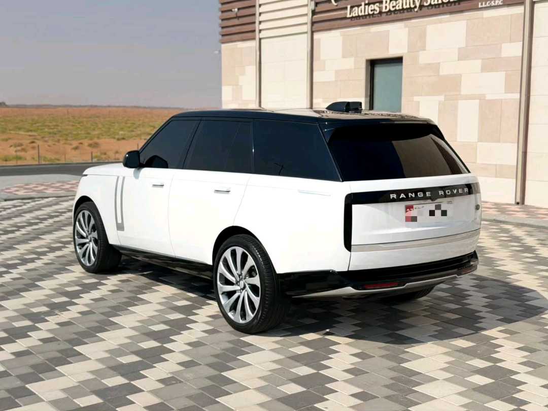 Car Image 2023 LAND ROVER VOGUE 