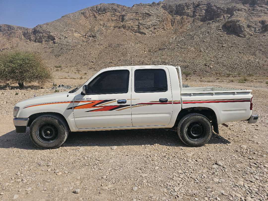 Car Image 1999 TOYOTA HILUX 2.7