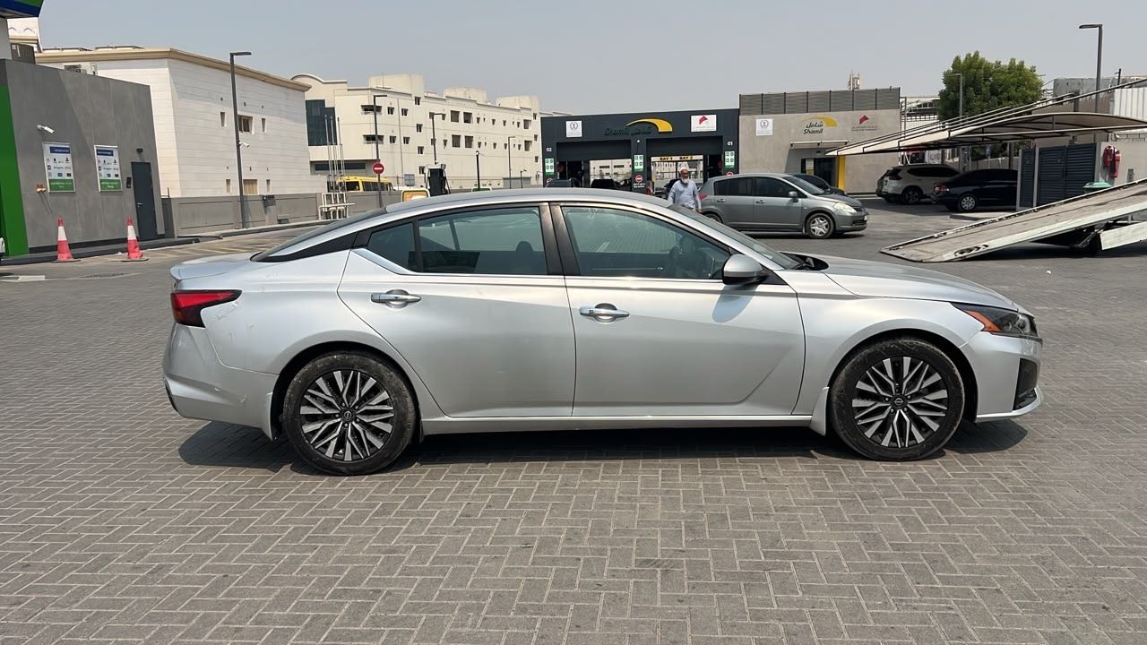Car Image 2023 NISSAN ALTIMA SV