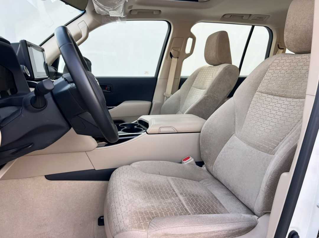 Car Image 2025 TOYOTA LAND CRUISER EXR