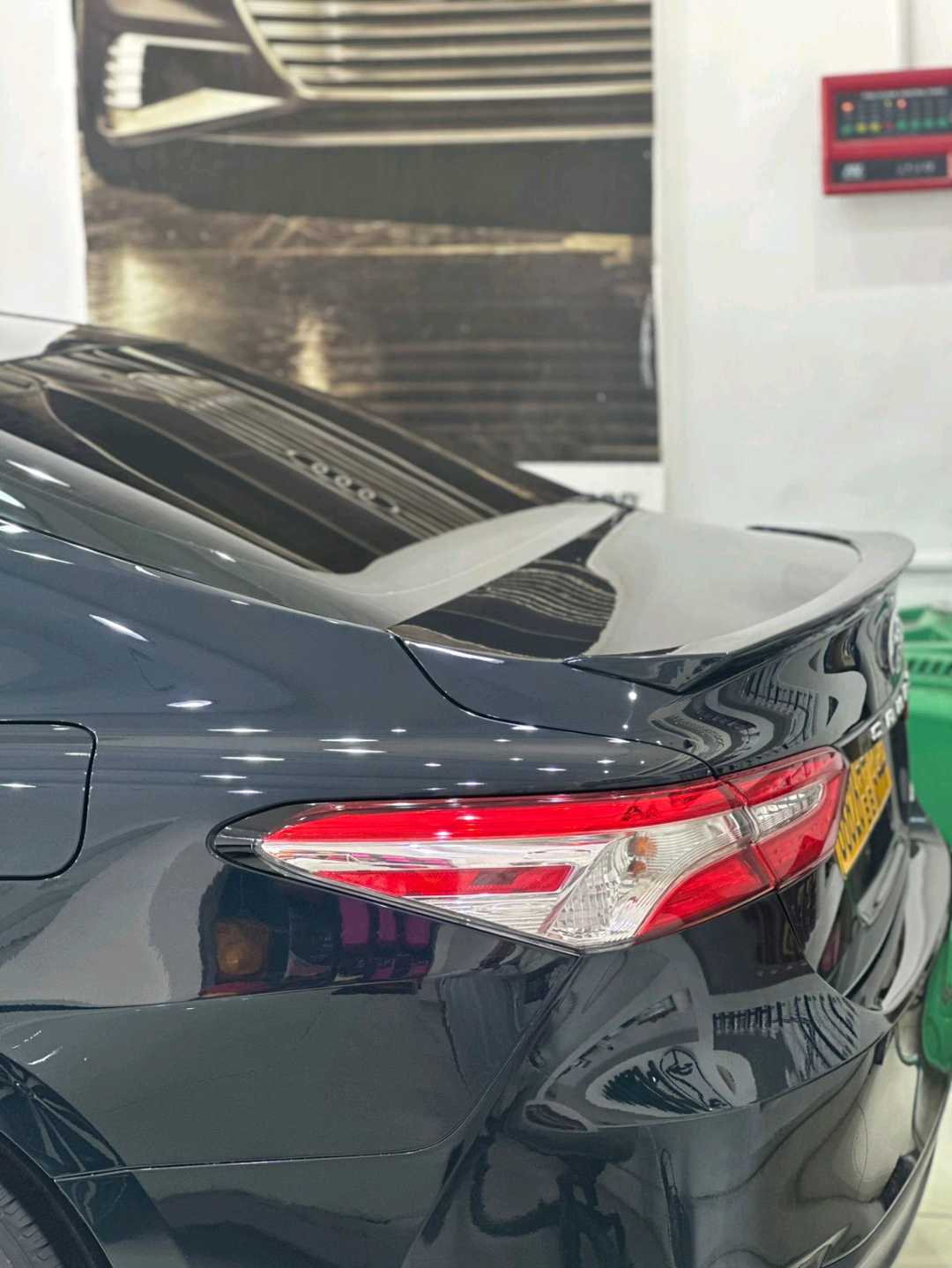 Car Image 2018 TOYOTA CAMRY LE