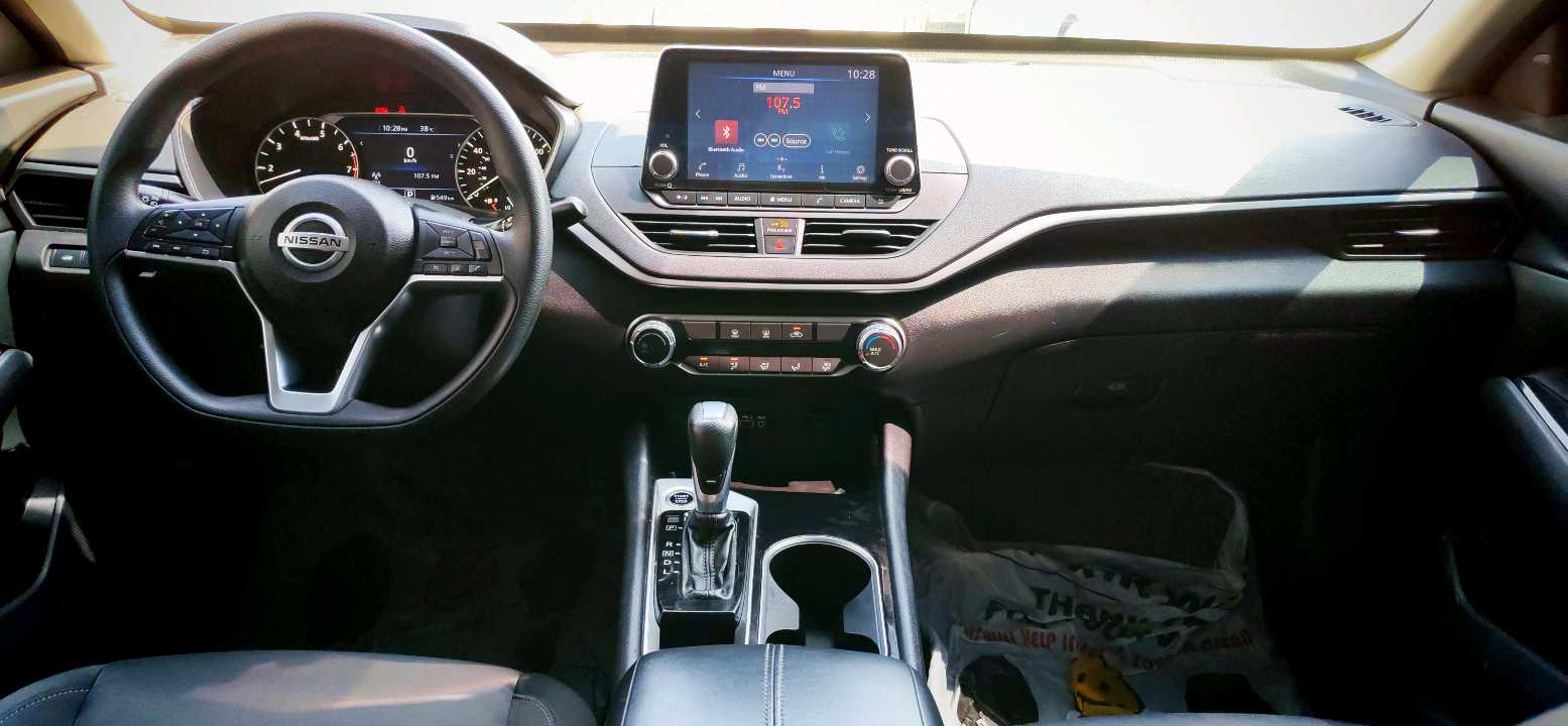Car Image 2021 NISSAN ALTIMA SV