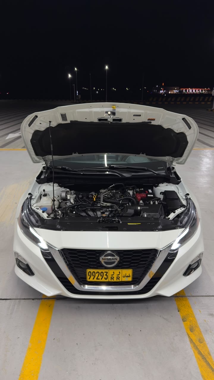 Car Image 2022 NISSAN ALTIMA SR