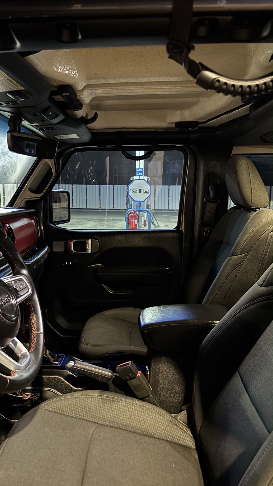 Car Image 2018 JEEP WRANGLER Sport