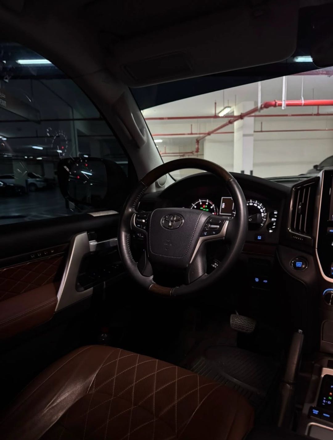Car Image 2018 TOYOTA LAND CRUISER VX.R