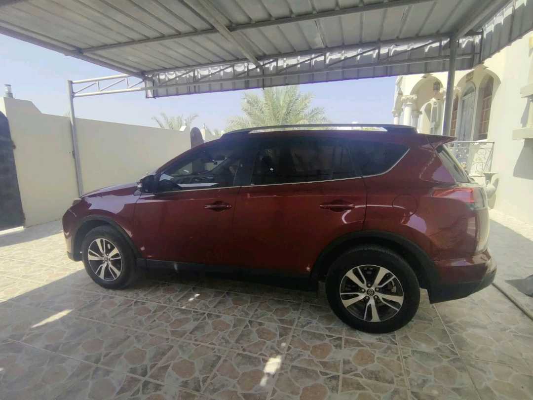 Car Image 2018 TOYOTA RAV4 XLE