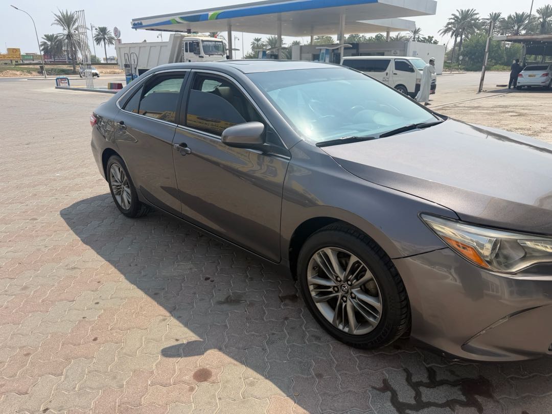 Car Image 2016 TOYOTA CAMRY SE