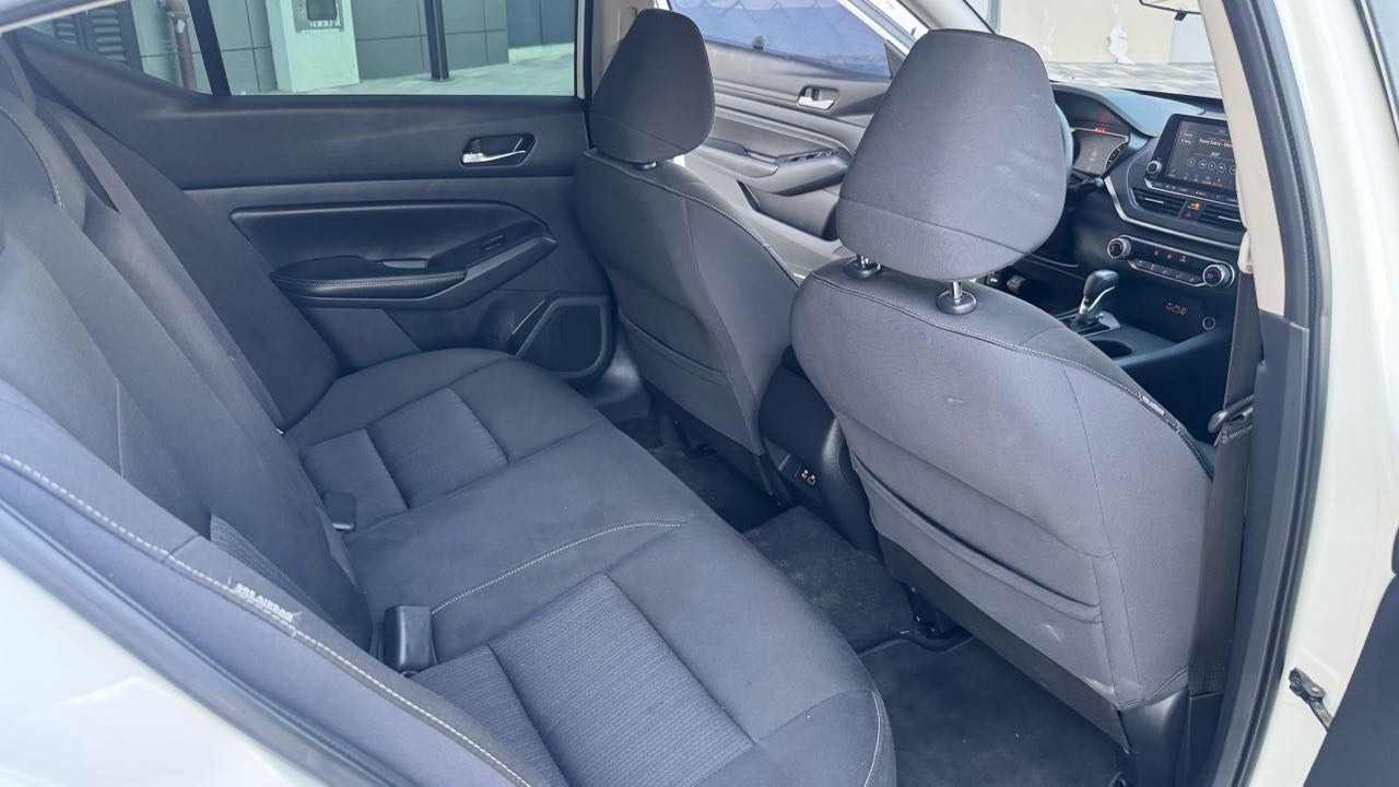 Car Image 2019 NISSAN ALTIMA SV