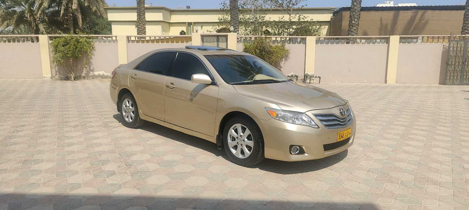 Car Image 2011 TOYOTA CAMRY LE
