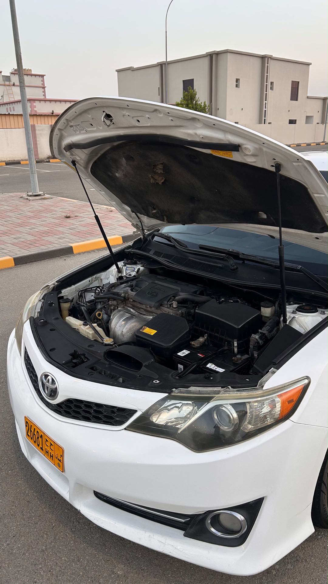 Car Image 2014 TOYOTA CAMRY SE