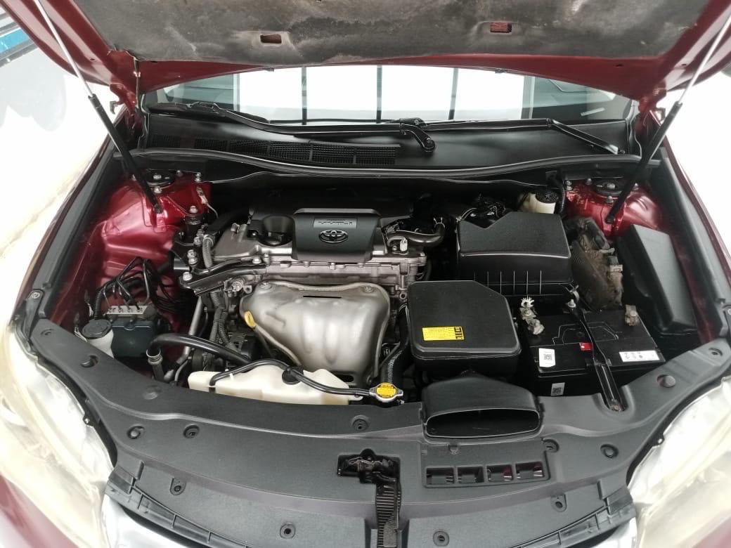 Car Image 2015 TOYOTA CAMRY XSE