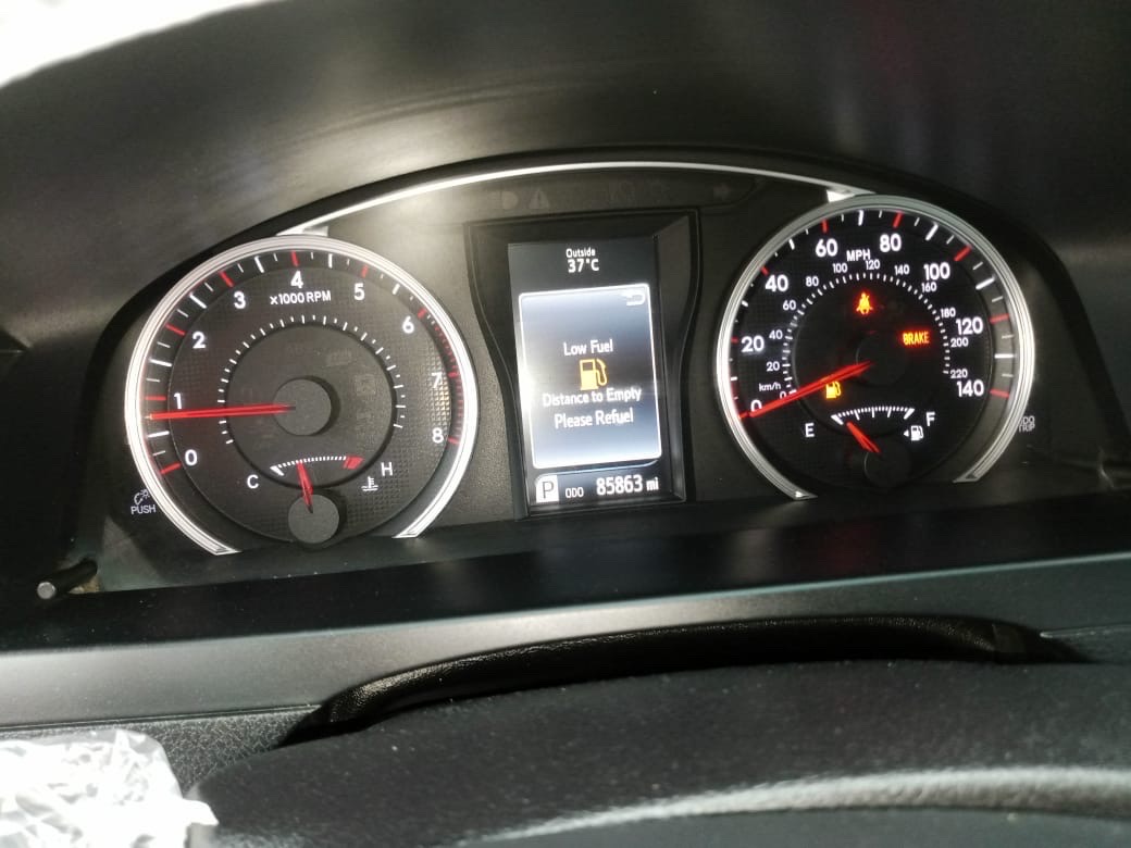 Car Image 2015 TOYOTA CAMRY XSE