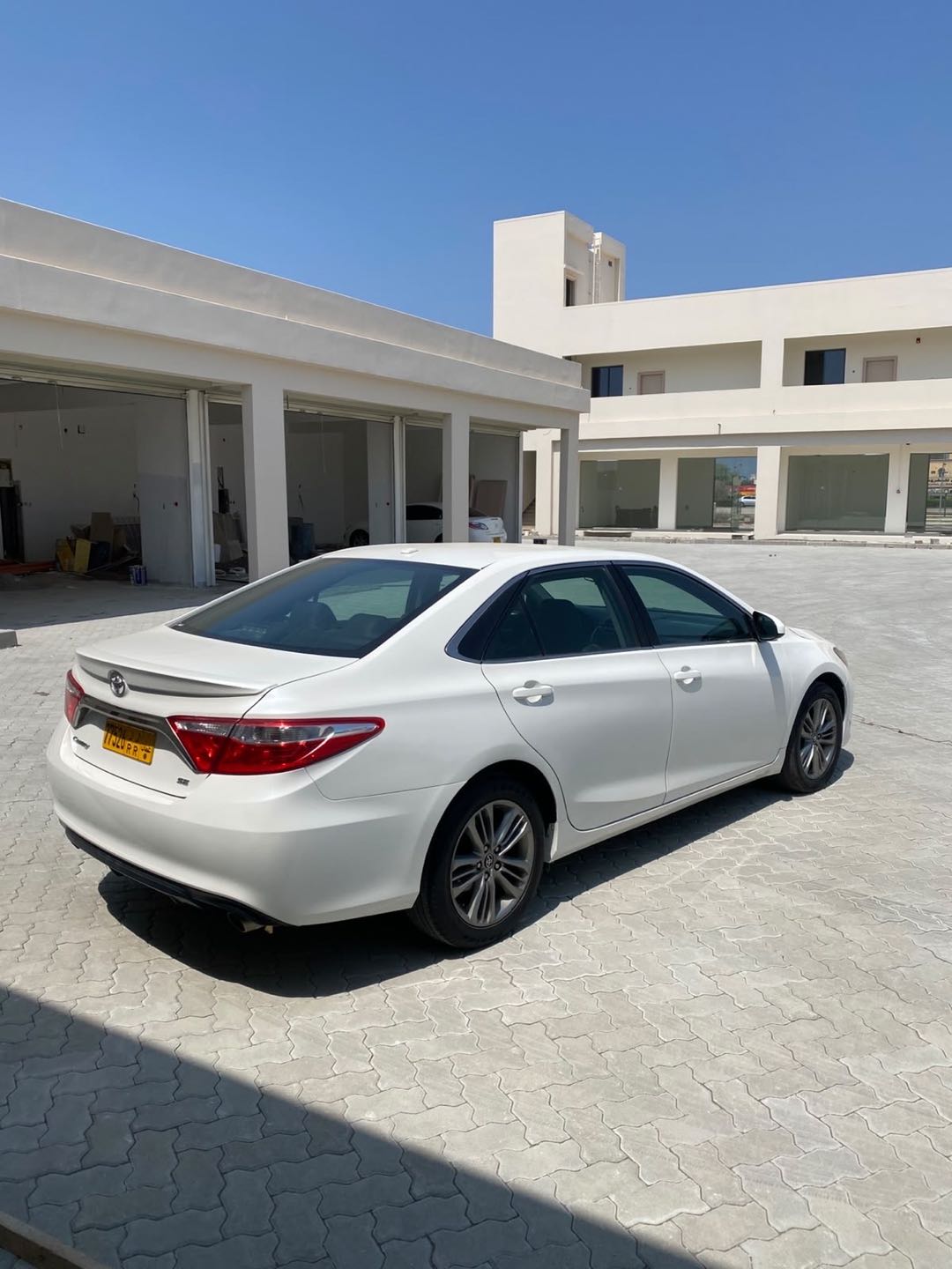 Car Image 2015 TOYOTA CAMRY SE