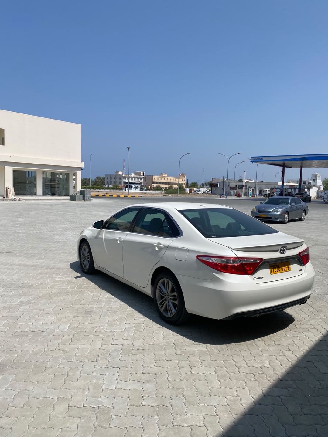 Car Image 2015 TOYOTA CAMRY SE