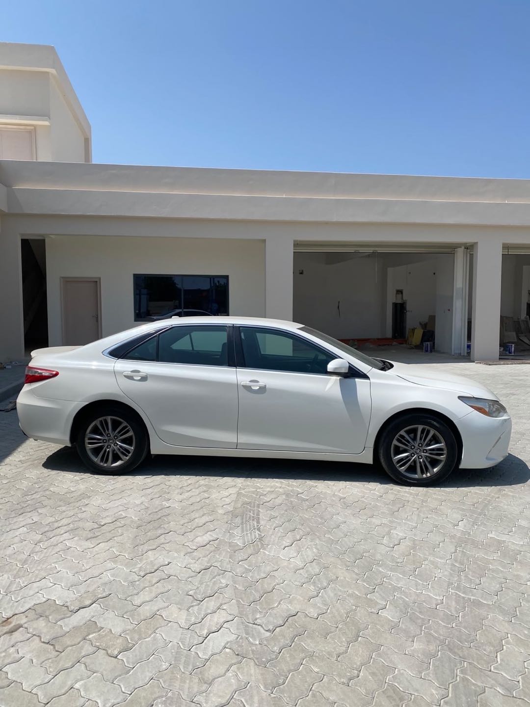Car Image 2015 TOYOTA CAMRY SE