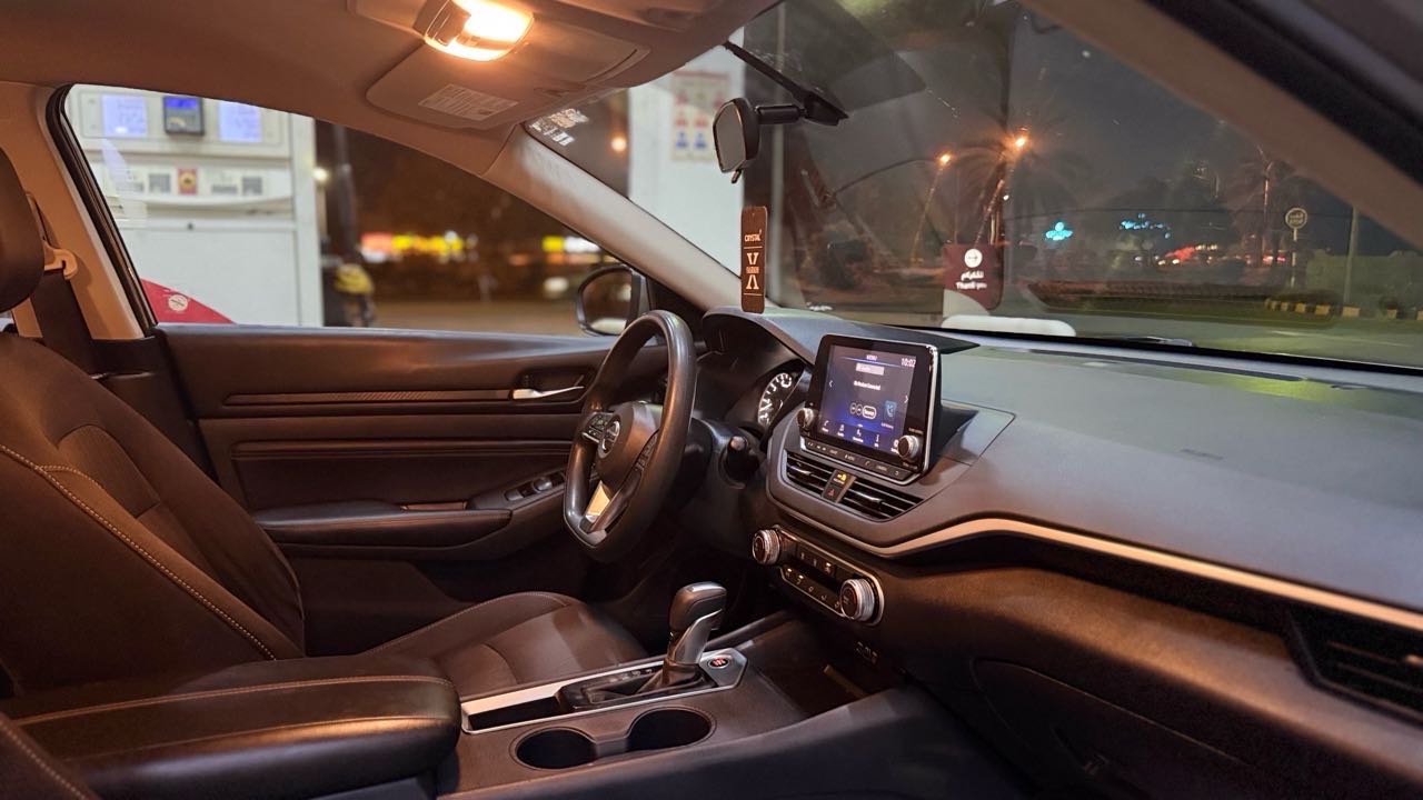 Car Image 2019 NISSAN ALTIMA S