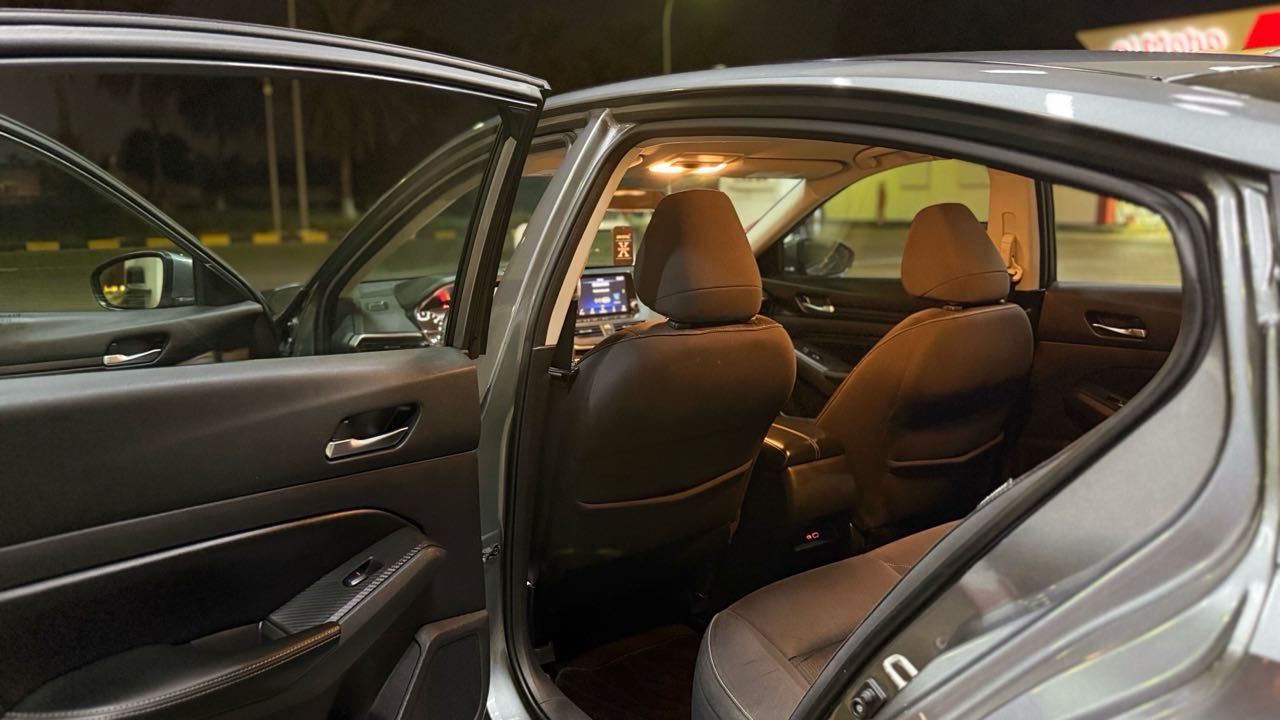 Car Image 2019 NISSAN ALTIMA S