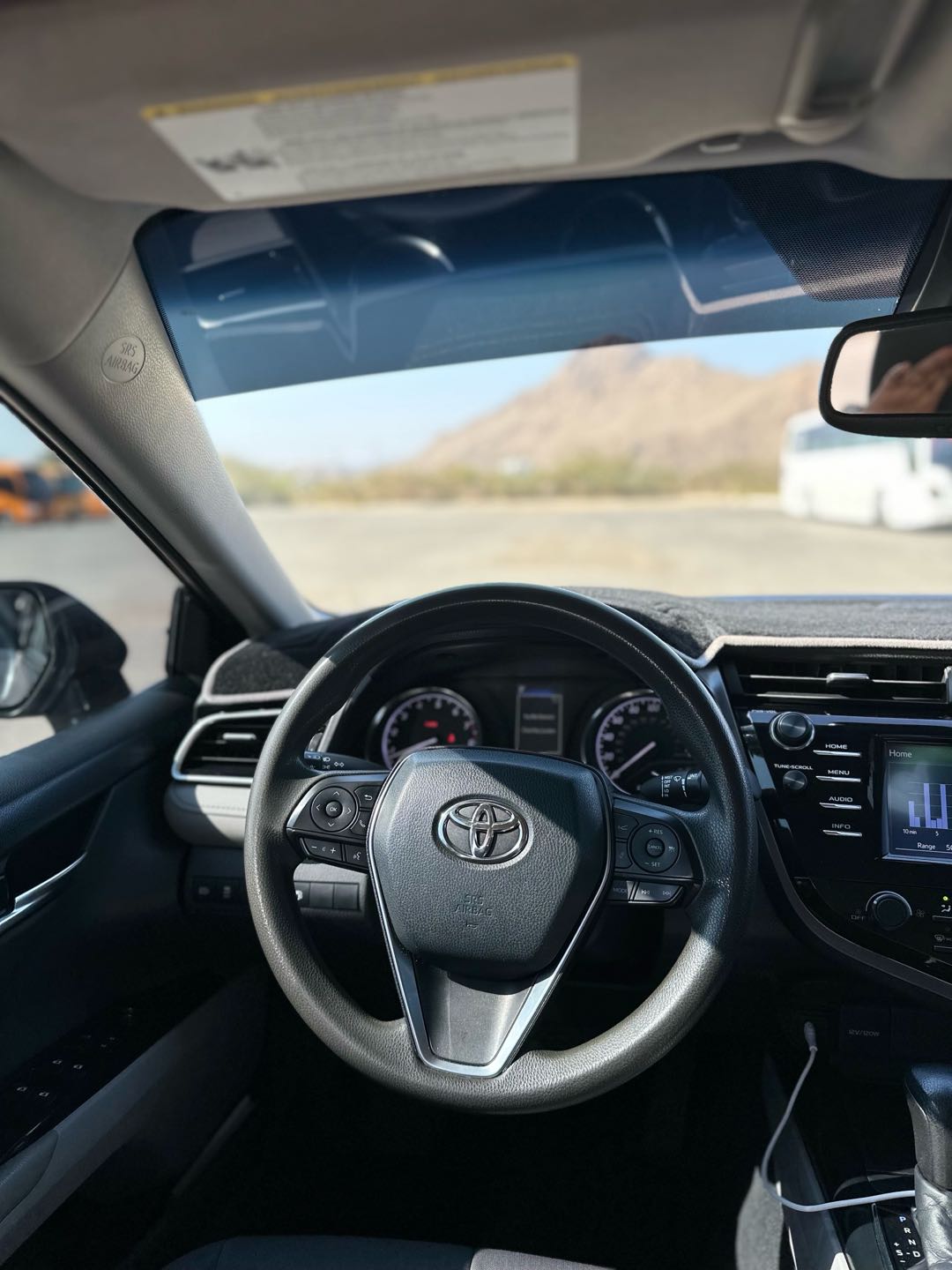 Car Image 2018 TOYOTA CAMRY LE